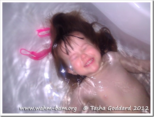 Having a bath (www.wahm-bam.org © Tasha Goddard 2012)