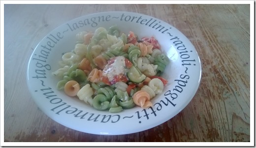 Roasted goat's cheese, courgette and tomatoes with fusilli    -     www.wahm-bam.org